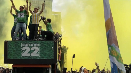 Más de 71 mil simpatizantes de Flávio Bolsonaro participaron en una concentración en la avenida Paulista, en São Paulo, el 18 de octubre de 2026.