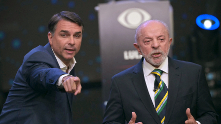 Lula da Silva, presidente y candidato de Brasil y Flavio Bolsonaro, durante un debate previo a la segunda vuelta de las elecciones presidenciales en Sao Paulo.