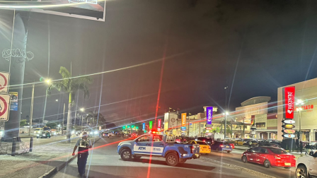 El hecho ocurrió en los exteriores del centro comercial Riocentro Sur y es investigado por la Policía.