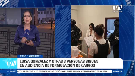 La excandidata presidencial y otras tres personas permanecen desde la madrugada en la diligencia judicial por presunto lavado de activos. La cobertura se mantiene desde los exteriores del Cuartel Modelo de Policía en Guayaquil. Un reporte de Paula Kuhn