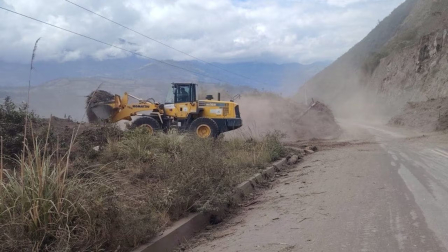 Un deslizamiento de tierra provocó el cierre de la vía Riobamba-Penipe-Baños este sábado 24 de octubre de 2026.
