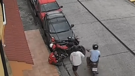 La víctima lo persiguió y retuvo en la calle, con ayuda de otras personas