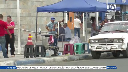 A pocos días del feriado de noviembre, el sector turístico y comercial de Manta afronta momentos de incertidumbre por el impacto de las restricciones de movilidad. Las prereservas hoteleras apenas alcanzan el 30%, en comparación con años anteriores donde se bordeaba la ocupación total. Para garantizar el orden, unos 3.200 uniformados resguardarán la provincia de Manabí. Un reporte de Laura Sánchez.