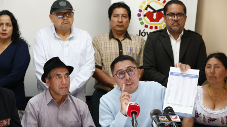 Quito, miércoles 28 de octubre del 2026Rueda de Prensa de Movimientos sociales FUT, Fenocin, UNE, Indígenas y gremios para anunciar el nuevo cronograma de movilizaciones de protesta en contra del Gobierno.Nelson Erazo, Franklin Columna, Edwin Bedoya, Andrés Quishpe, Pacha Terán Fotos:API / Rolando Enríquez