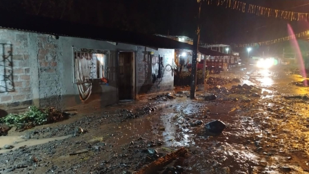 Viviendas resultaron afectadas tras desbordamiento del río Toachi el miércoles 28 de octubre.