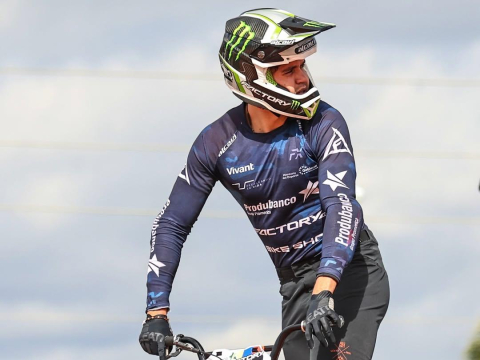 El ciclista olímpico ecuatoriano, Alfredo Campo, visitó el set del matinal esTAmañana y compartió sus experiencias en el deporte.