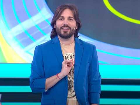 Víctor Aráuz da la bienvenida a los participantes del Ciclo 6 de ¡Ahora Caigo!