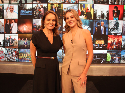 Milagros León y Natalia Regge presentarán De Año en Año, la nueva apuesta de Teleamazonas que se estrena el martes 8 de julio del 2025.