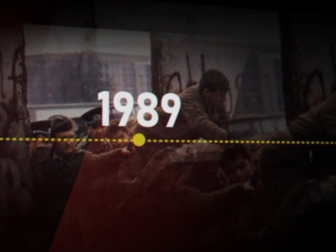 En 1989, el Muro de Berlín se derrumbó, la World Wide Web abrió un mundo nuevo y Cruks en Karnak hizo vibrar a Ecuador con su rock. Un año de uniones y revoluciones.