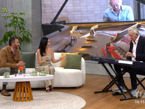 El artista y pianista Nelson Maldonado compartió su talento en el set de esTAmañana.