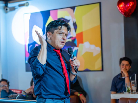 José Pacheco habló sobre sus emociones y su pasión por el teatro, en esTAmañana