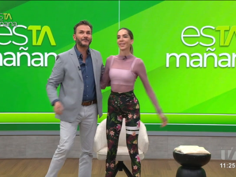 Mónica Crespo, coach, nos enseña ejercicios que podemos hacer en casa para fortalecer nuestros tríceps.