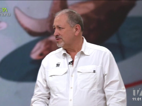 El director de WWF, Tarsicio Granizo, explica cómo la explotación responsable de los recursos naturales permite mantener un buen negocio sin dañar el medio ambiente, y nos ayuda a comprender la importancia de cuidar nuestro planeta.