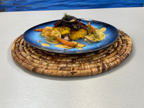 Este miércoles 8 de octubre del 2025 preparamos Pulpo a la parrilla con papas, junto al chef Felipe Campana.