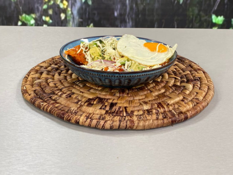 Este miércoles 5 de noviembre del 2025 preparamos chilaquiles, junto al chef Felipe Campana.