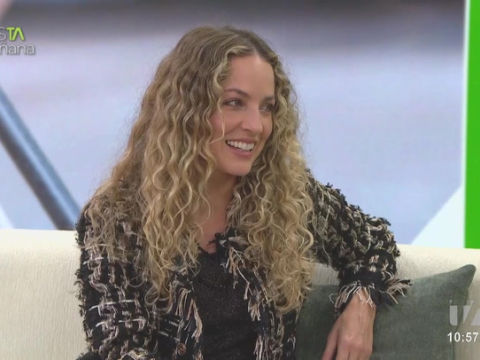 La cantante ecuatoriana Gabriela Villalba comparte su regreso con Kiruba y Kudai, dejando su faceta de ama de casa para volver con fuerza a los escenarios.