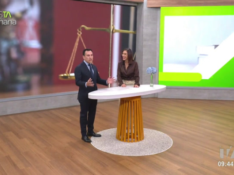 El abogado Víctor Jarrín respondió a preguntas de los televidentes en temas de arriendo, maltrato animal y divorcios.