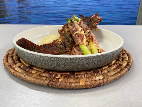 Este jueves 12 de febrero del 2026 preparamos langosta a la parrilla, junto al chef Felipe Campana.