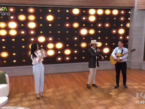 Anderson Raura, cantante ecuatoriano, llegó al set de esTAmañana para poner el ritmo de hoy con musica regional.