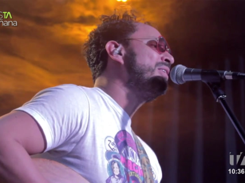 Douglas Bastidas, cantante y compositor, comparte sus nuevos proyectos musicales y recuerda el legado de Tranzas, una de las bandas más emblemáticas del Ecuador.