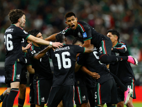 Las anfitrionas Canadá y México ganan en el arranque de la segunda fecha del Mundial
