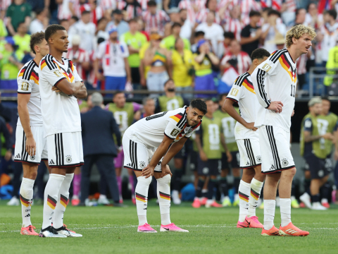 Paraguay echa a Alemania del Mundial, Martinelli mete a Brasil en octavos