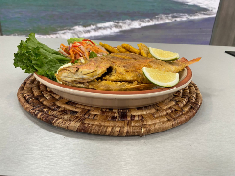 Este martes 30 de junio del 2026 preparamos Pescado frito con patacones y ensalada, junto al chef Felipe Campana.