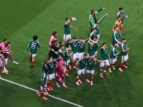 Soccer Football - FIFA World Cup 2026 - Round of 32 - Mexico v Ecuador - Estadio Azteca, Mexico City, Mexico - June 30, 2026 Mexico players celebrate after the match REUTERS/Carlos Perez Gallardo