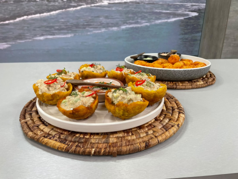 Este lunes 13 de julio del 2026 preparamos sabores mundialistas y mini muchin de yuca, la receta de Cocinando esTAmañana, junto al chef Felipe Campana.