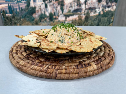 Este viernes 14 de agosto del 2026 preparamos dip de queso cheddar, la receta de Cocinando esTAmañana, junto al chef Felipe Campana.