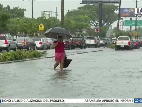 El Observatorio del Clima de la UTPL advierte que la tempestad es la antesala de un evento "Súper Niño", cuyo pico de precipitaciones se registrará a finales de noviembre. Un reportaje de Carlos Sacoto