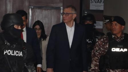 El viernes 6 de junio del 2025, el exvicepresidente Jorge Glas acudió a la Corte Nacional para la audiencia de juicio del caso Reconstrucción de Manabí.