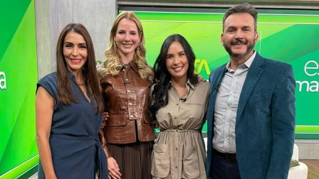 Lavinia Valbonesi, primera dama, junto a los presentadores Marisol Romero, Ale Boada y Christian Norris en el set de esTAmañana