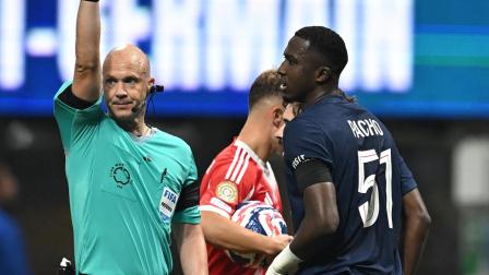 Willian Pacho fue expulsado cerca del final del partido ante el Bayern en cuartos de final.