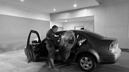 El periodista Marcelo Ruiz fue atacado por armados mientras se movilizaba en un auto en Portoviejo.