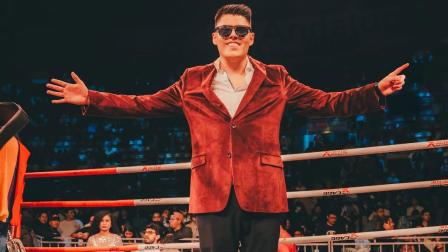 El influencer Kike Jav en los 'Kiños del Año' que tuvieron lugar en Quito.
