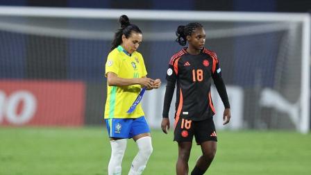 Marta (izquierda) y Linda Caicedo se han profesado admiración mutua. Las dos cracks se enfrentarán en la gran final de la Copa América. El partido se mirará en Teleamazonas.