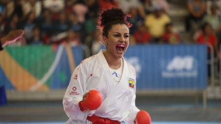 Jacqueline Factos tiene 140 medallas en su casa. Además tiene una maestría en Gestión Deportiva.