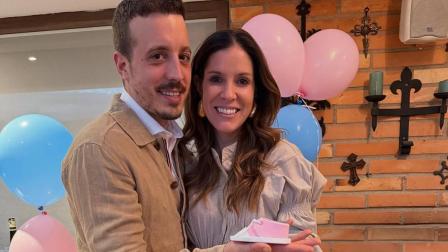La chef Carolina Sánchez y su esposo confirmaron que esperan una niña en evento en Cuenca.