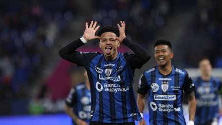 Patrik Mercado, de Independiente del Valle, celebra su golazo ante El Nacional. Lo acompaña Aron Rodriguez. IDV visitará al Manta, el sábado 9 de agosto del 2025.