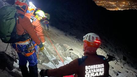 Un montañista extranjero cayó en un pediente rocosa con nive la madrugada del 7 de agosto del 2025.