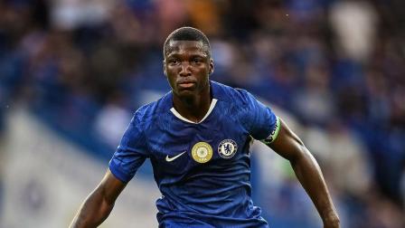 Moisés Caicedo vuelve a las canchas, el domingo 17 de agosto. Su presencia aporta equilibrio en el mediocampo del Chelsea.