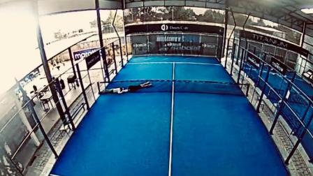 Clientes de las canchas de padel en Tumbaco intentaron refugiarse durante asalto.