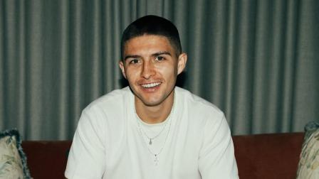 Alex Ponce brilla en el mundo musical internacional con una nominación en los Premios Juventud