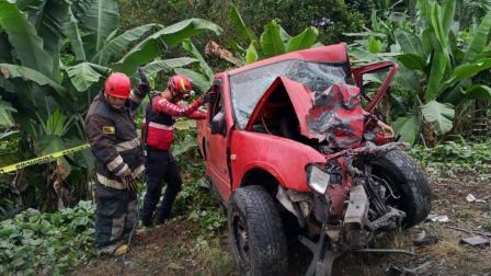 La intervención de los Bomberos de Quinindé demoró tres horas en Esmeraldas.