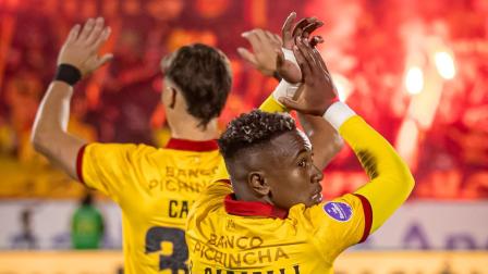 Gastón Campi y Bryan Carabalí agradecen a los hinchas de Barcelona, tras conseguir la victoria ante Vinotinto, por la Liga Pro. Ahora los toreros van por Cuenca Juniors en Copa Ecuador.