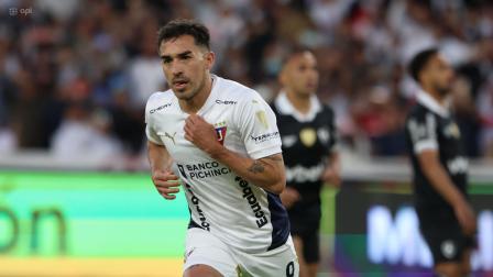 Lisandro Alzugaray es una de las figuras de la Liga de Quito. El cuadro albo intenta acortar la distancia de puntos con Independiente del Valle.