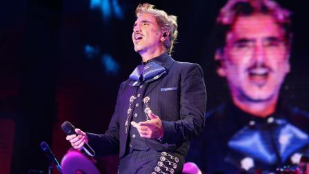 El cantante mexicano Alejandro Fernández durante un concierto en Playa del Carmen, Quintana Roo (México).