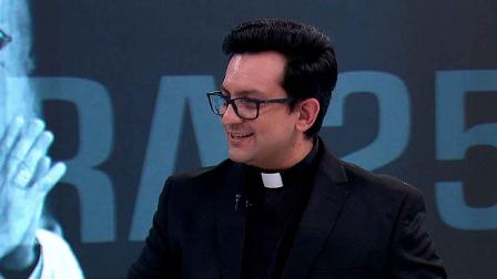 Padre Johnny Suquillo en entrevista para Hora 25