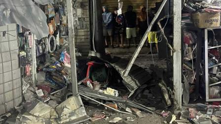 Los daños en los locales comerciales de La Bahía en Guayaquil, tras ataque con explosivos.